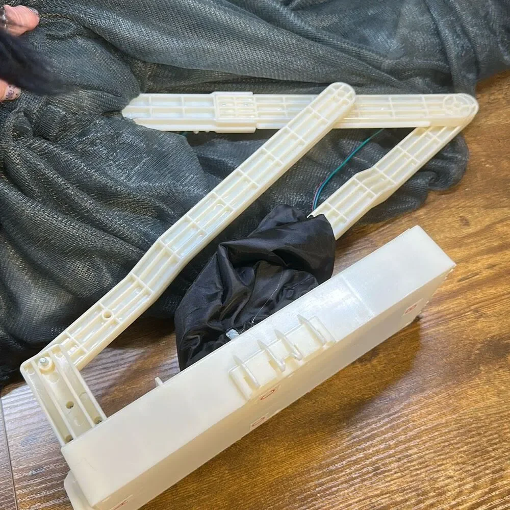 Spirit Halloween Black Jumping‎ Spider 01116706 24” Decor USE ONLY DOESNT WORK - Picture 6 of 10